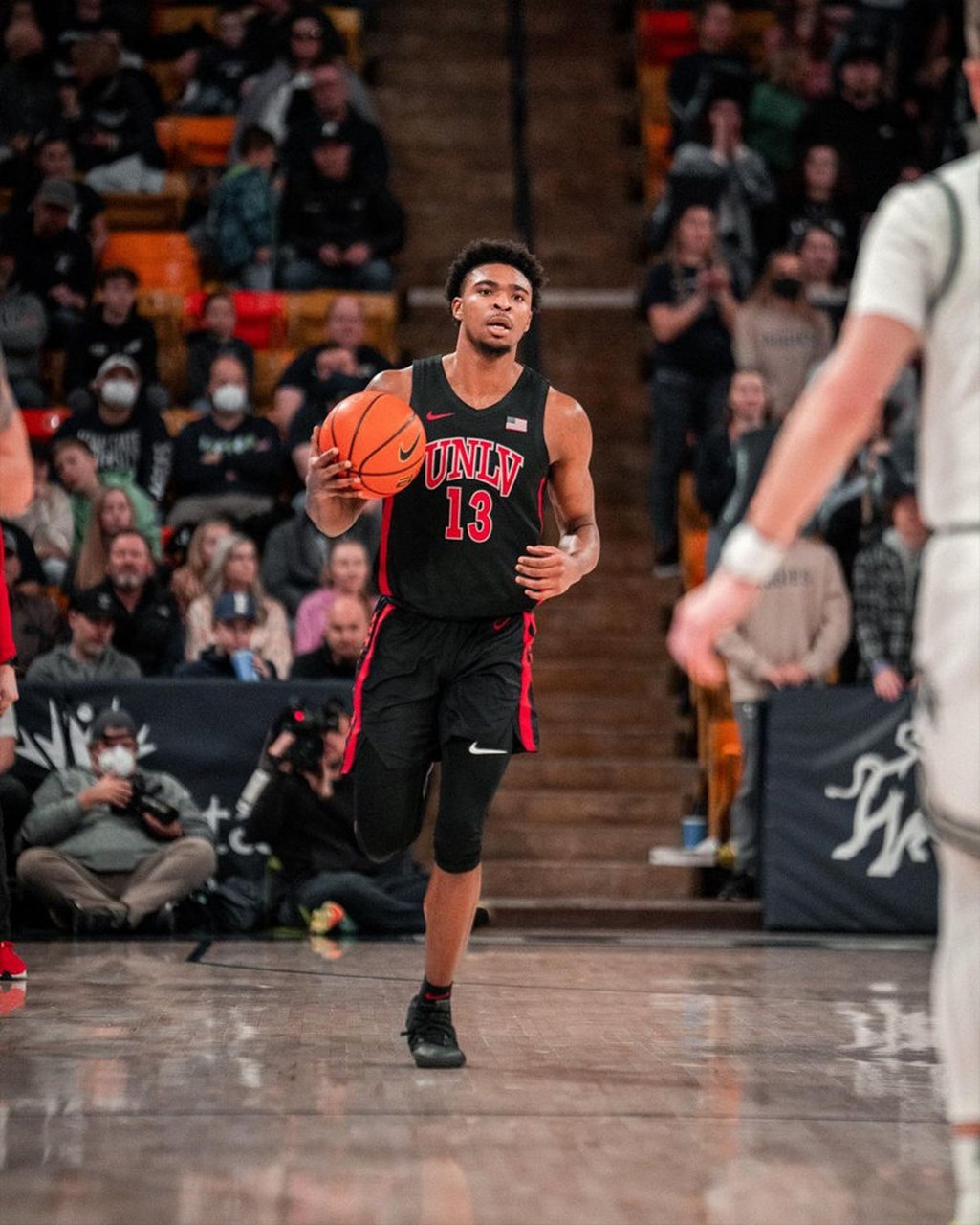 关于湖人逆转南韩男篮,汉密尔顿爆发神勇的信息 关于湖人逆转南韩男篮,汉密尔顿爆发神勇的信息