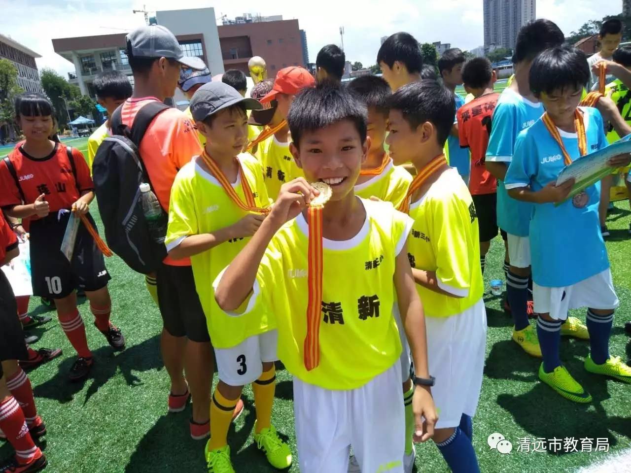 关于荷兰游泳冠军一鸣惊人，力压群雄夺得冠军的信息