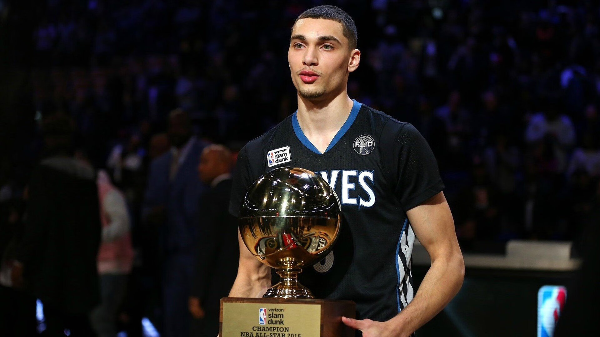 独行侠对阵吉林队，西亚卡姆防守端锁死对手，诠释现代篮球防守艺术