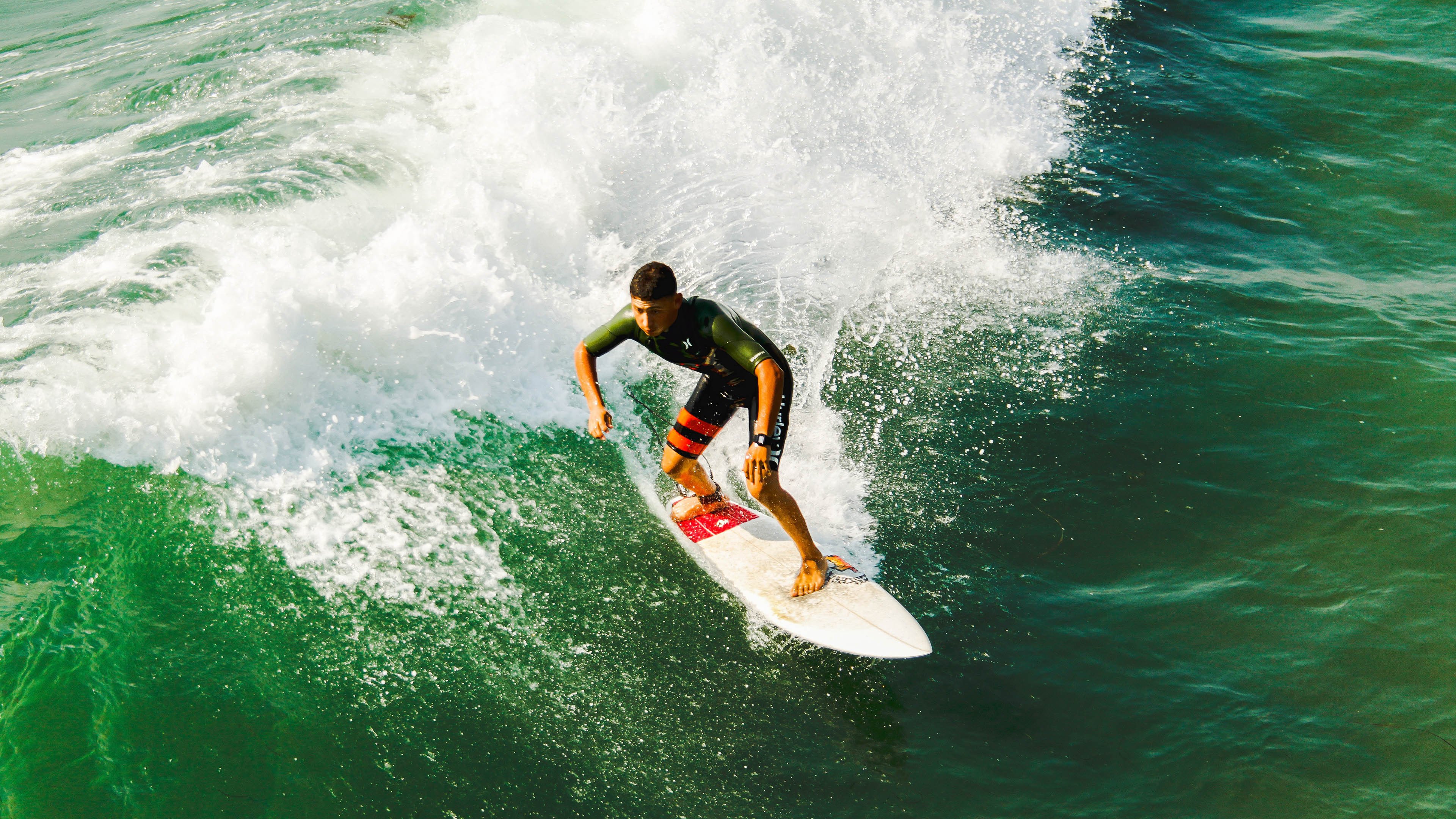 开云体育中国-节奏大师萨拉赫与战术穿透力，从利物浦到尼斯，解析现代足球的进攻艺术
