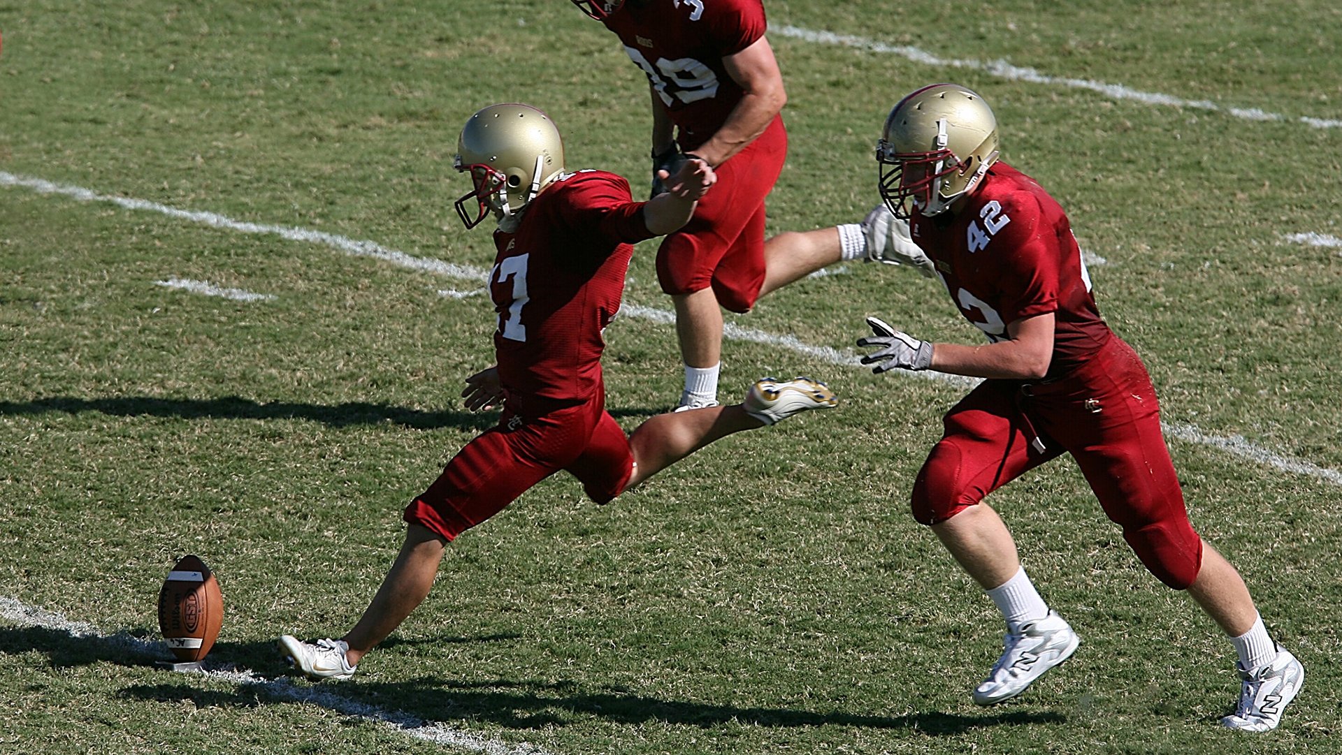 开云体育app-红魔铁卫与F1新星，阿坎吉的双重征服日